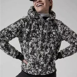EUC Size XL Athleta black Glacier Tugga Sherpa hoodie